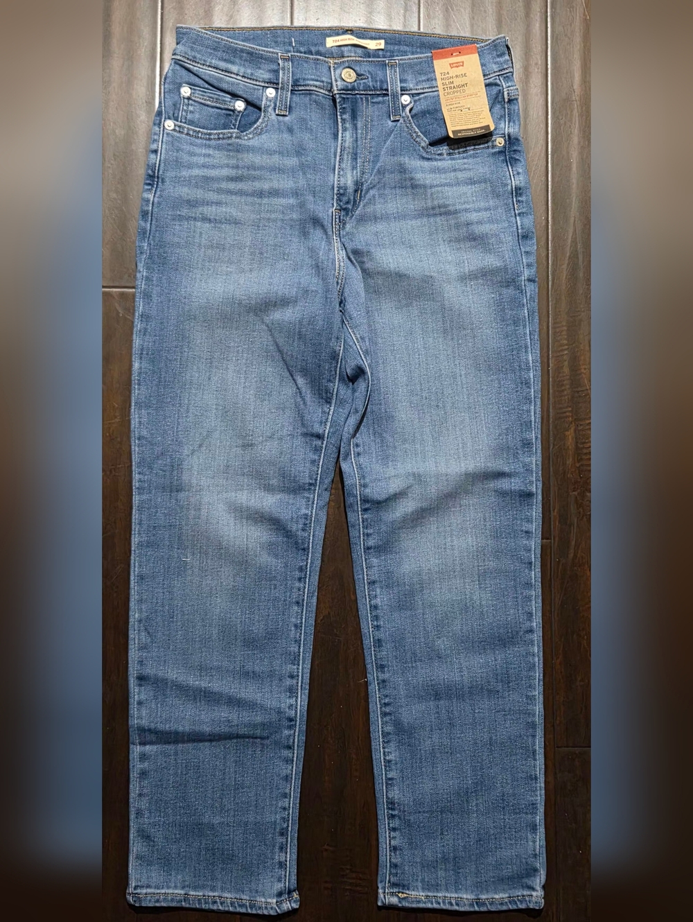 Levi's Women Straight Jeans in Light-Mid Blue Wash